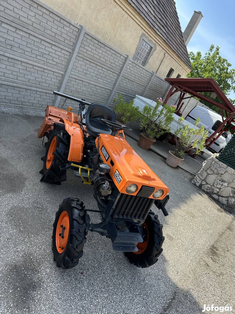 Kubota B1402 4X4 japán traktor