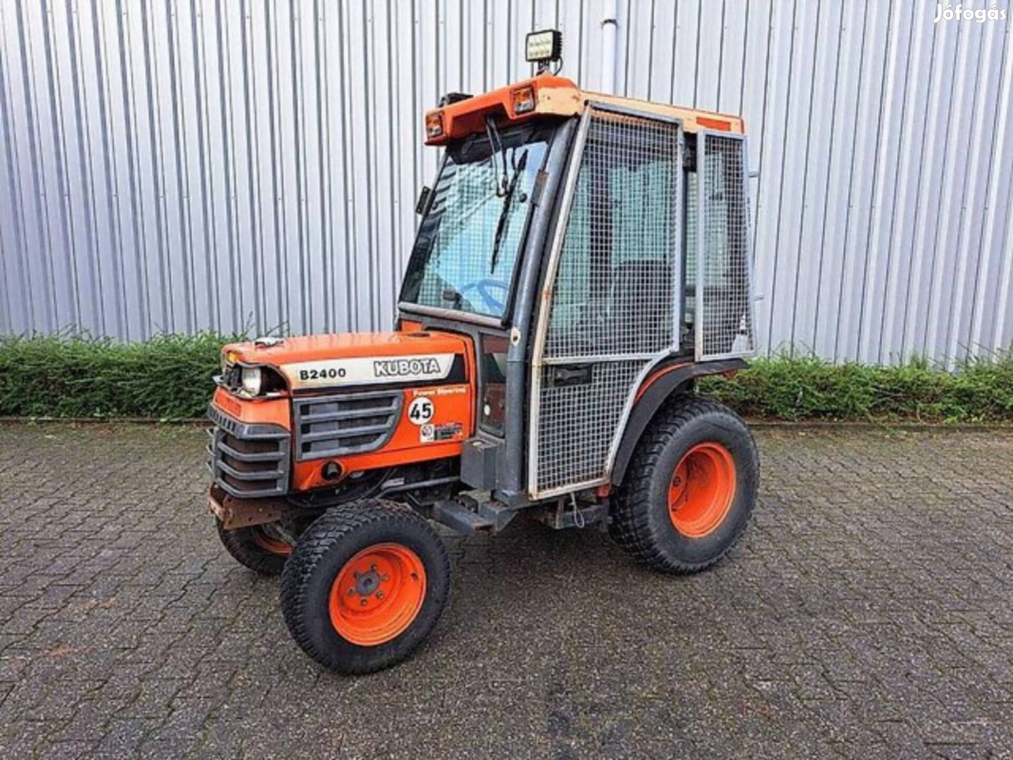 Kubota B2400 Traktor 