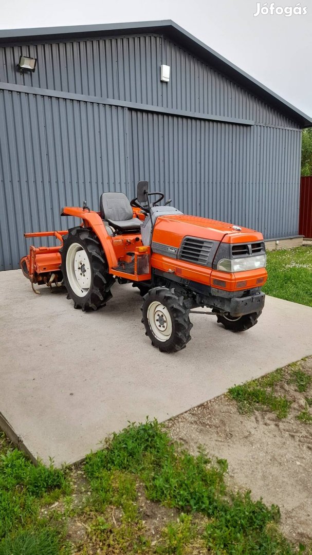 Kubota GL240 Japán Kistraktor eladó.