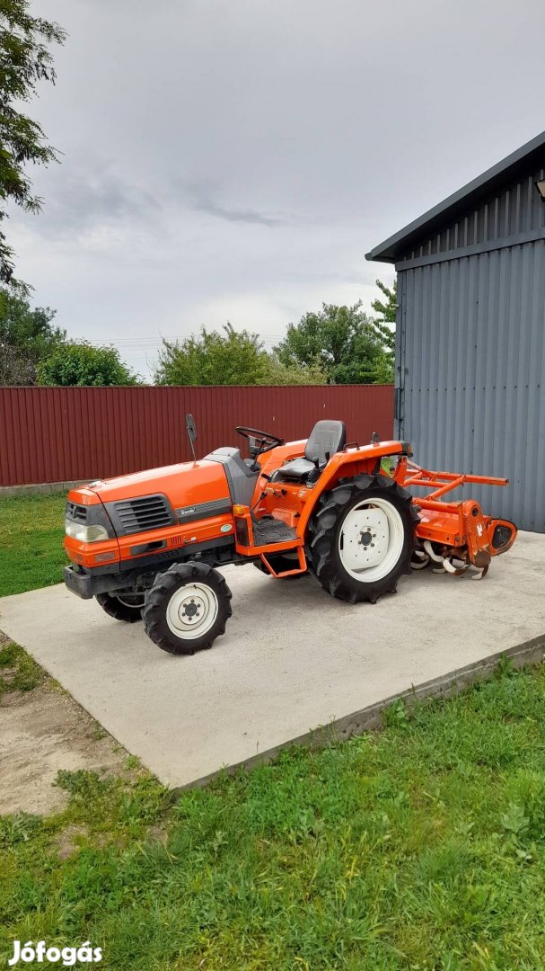Kubota GL240 Japán Kistraktor eladó.