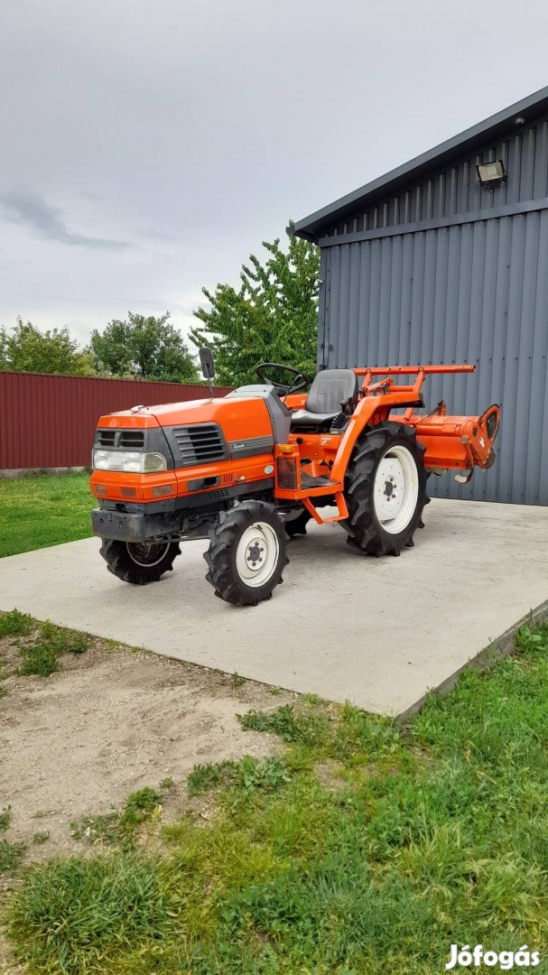 Kubota GL240 Japán Kistraktor eladó.