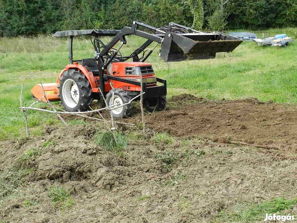 Kubota GT8 26 Le + Homlokrakodó + Krokodil