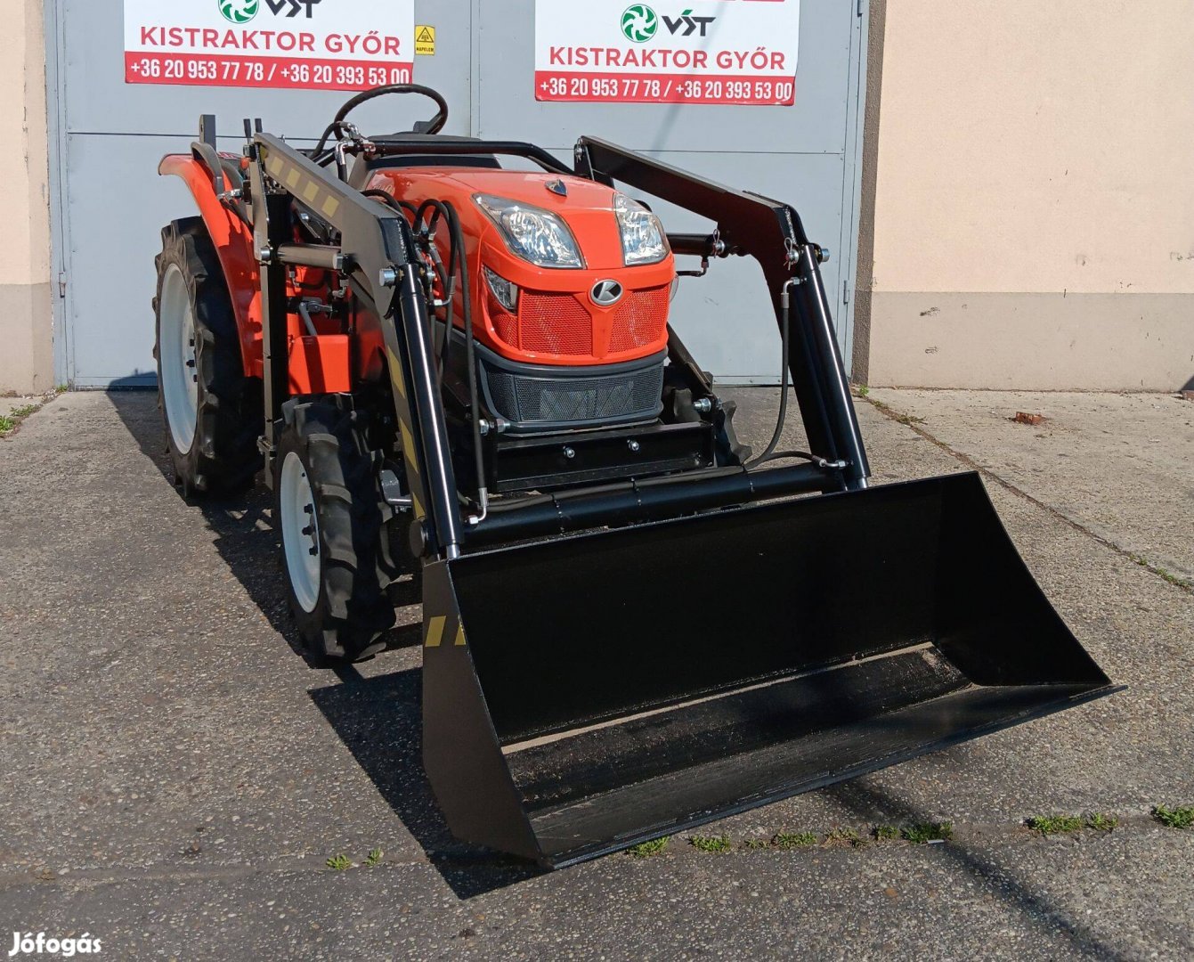 Kubota KT210 összkerekes, irányváltós, 21 Le kistraktor rakodóval