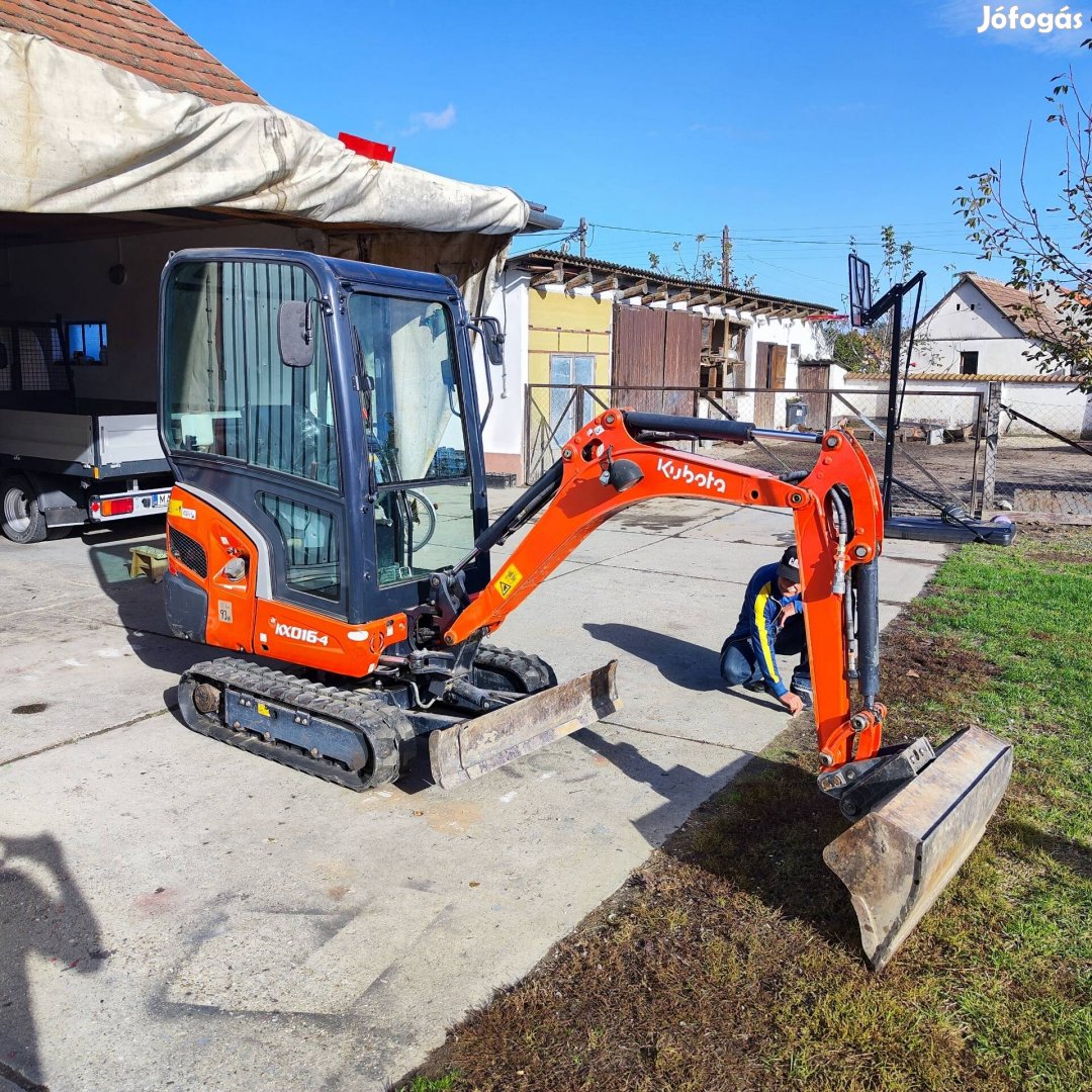 Kubota Kx016-4 minikotró forgókotró