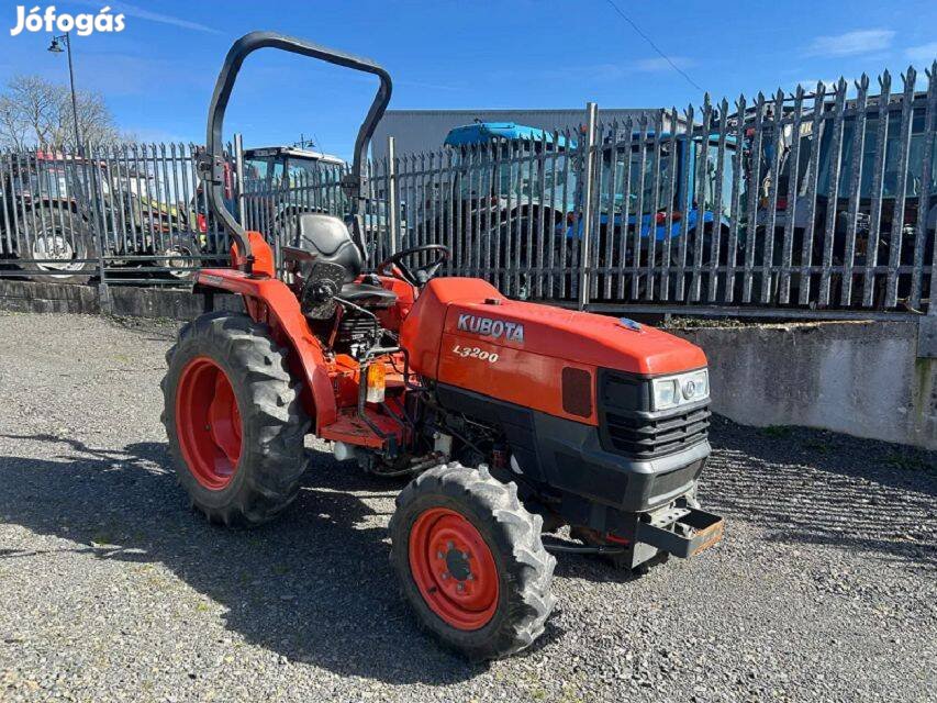 Kubota L3200