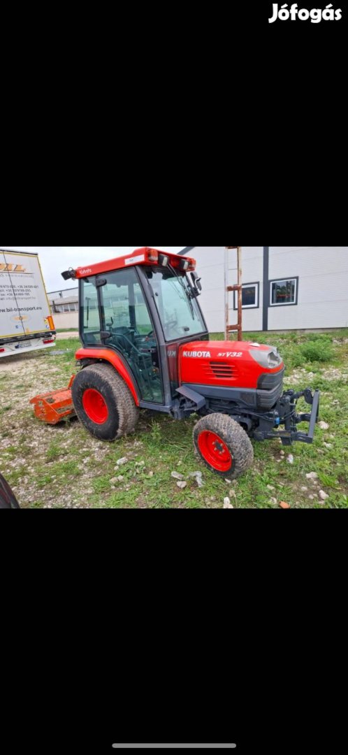 Kubota STV32 kommunális traktor