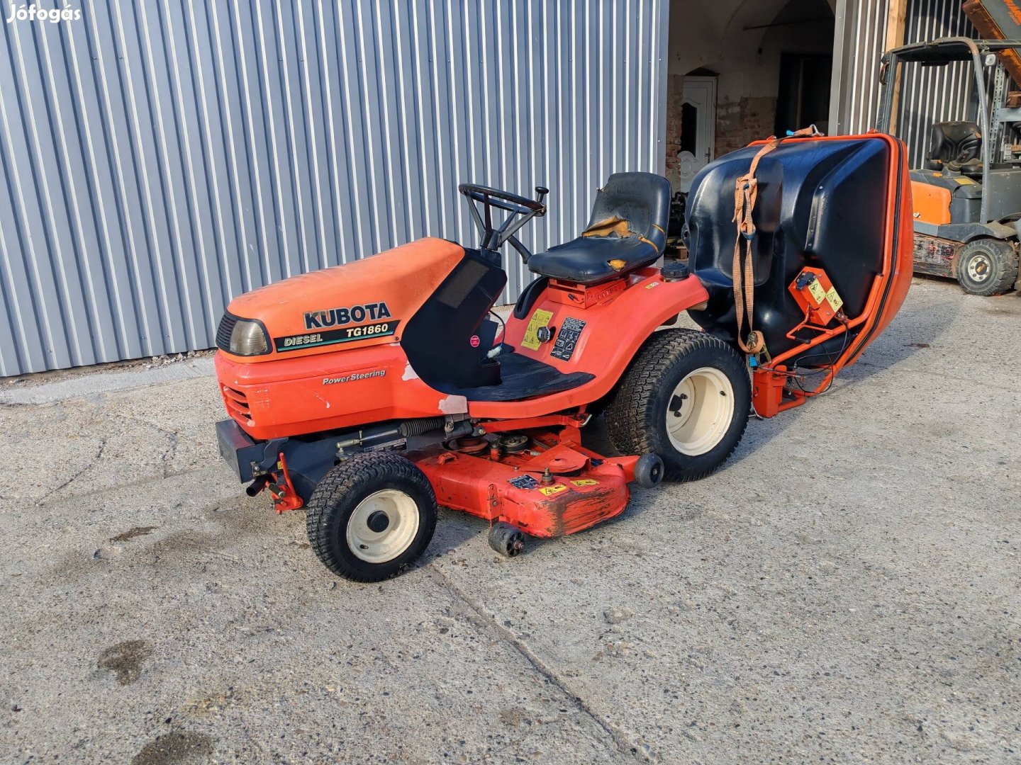 Kubota Tg1860 diesel fűnyíró lombszivó John deere 