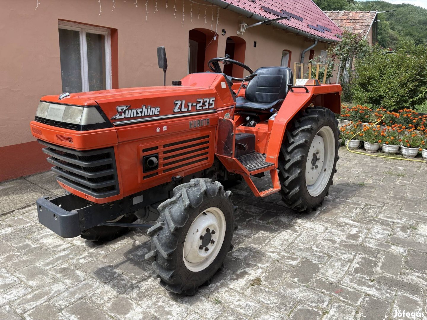 Kubota ZL1-235