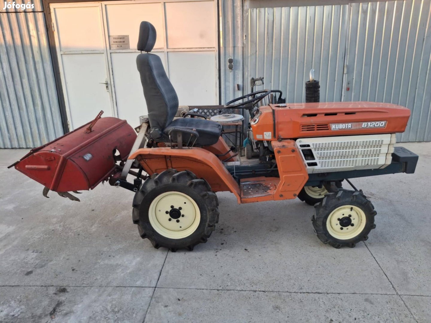 Kubota b1200 traktor 3hengeres diesel hátsókerék hajtás ,difizár
