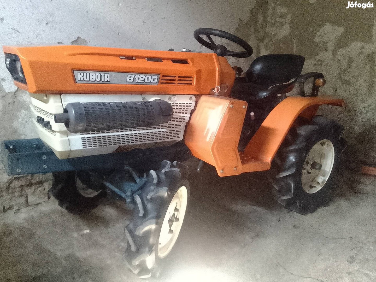 Kubota kistraktor + szárzúzó raklapvilla farkanál
