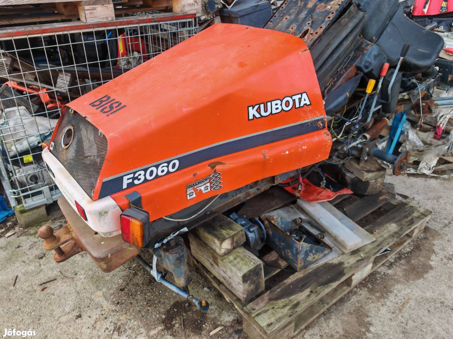 Kubota motor 4 hengeres traktor F3060 bontásra váltó