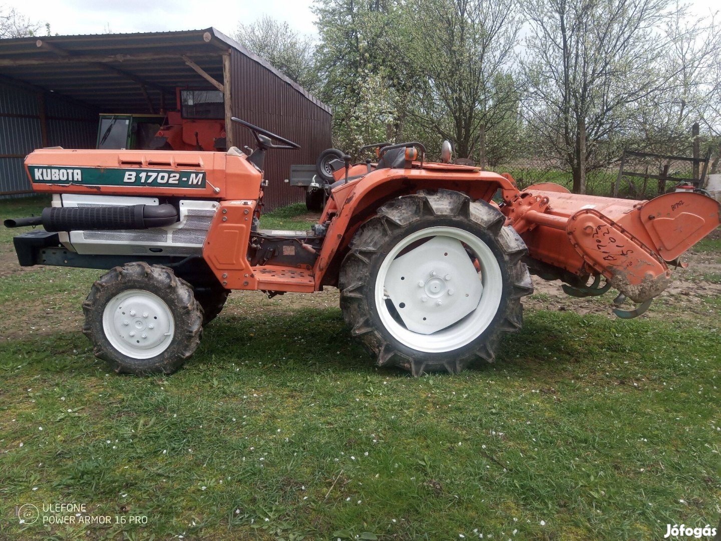 Kubota traktor B1702-M 17 Le 4X4 3 hengeres dízel talajmaróval eladó