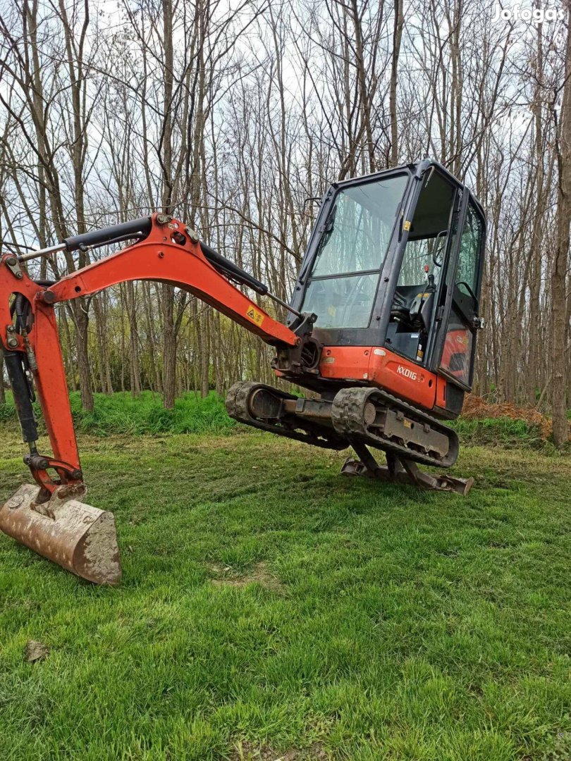 Kubota yanmar bobcat árokásó minikotró markolo rakodo kotro