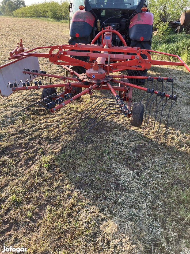 Kuhn 3201 gm (újszerű) rendképző