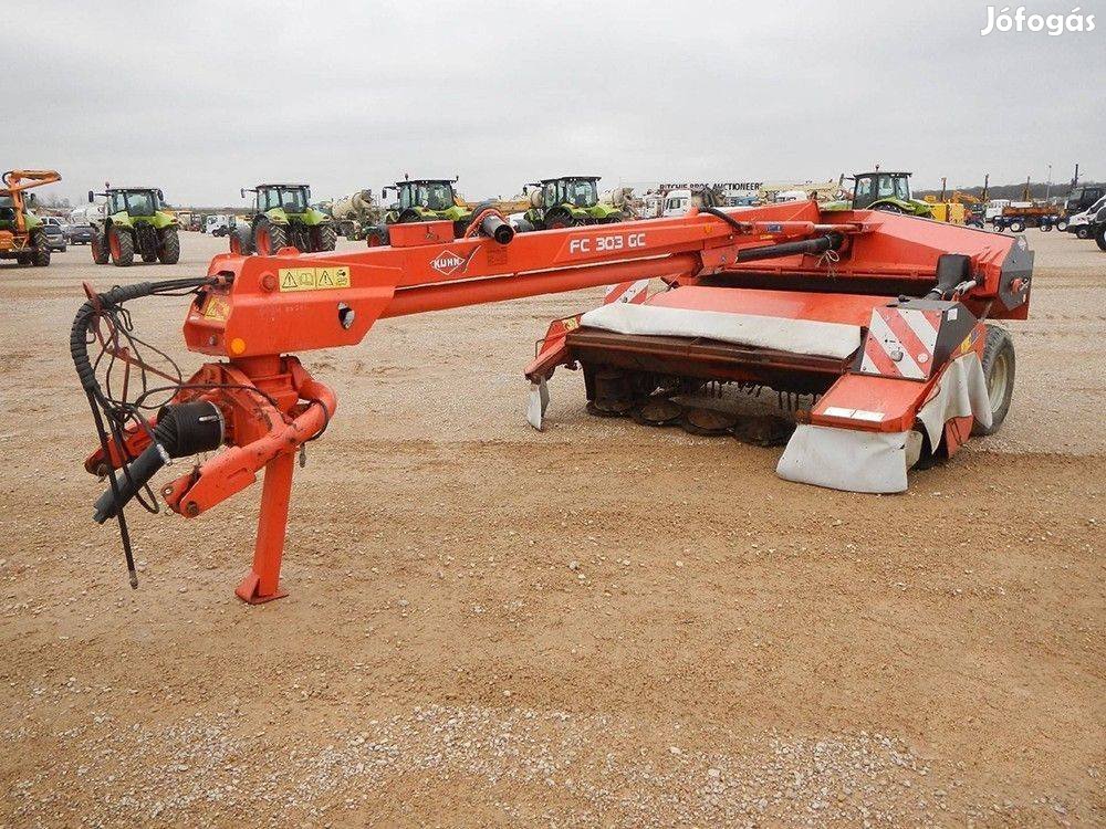 Kuhn FC303GC vontatott fukasza