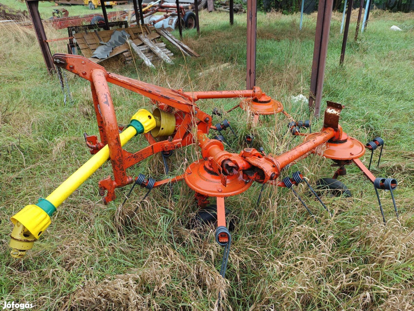 Kuhn GF 440 P 4 rotoros rendterítő, rendkezelő eladó!