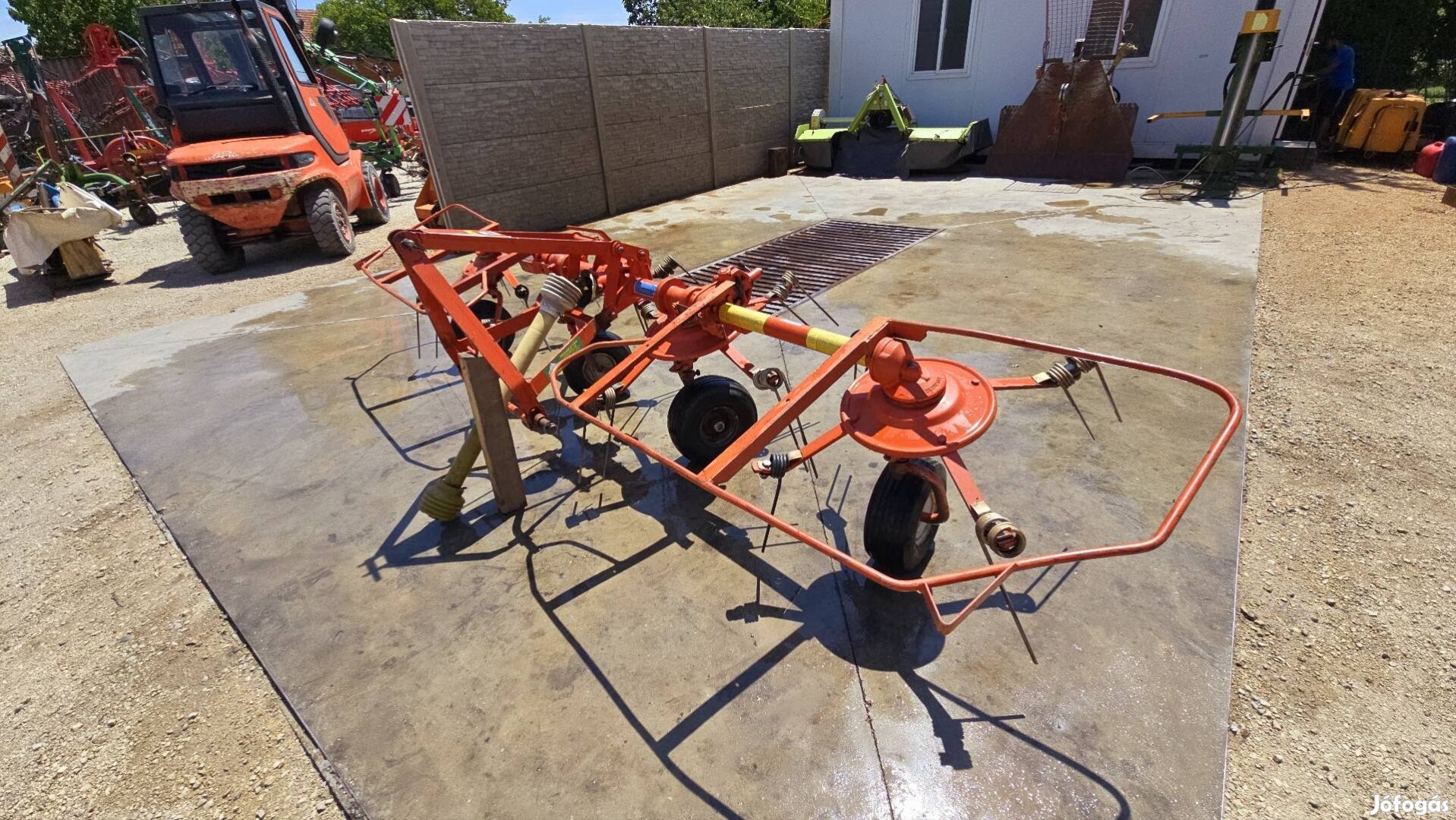 Kuhn GF 440 SRP Rendterítő 