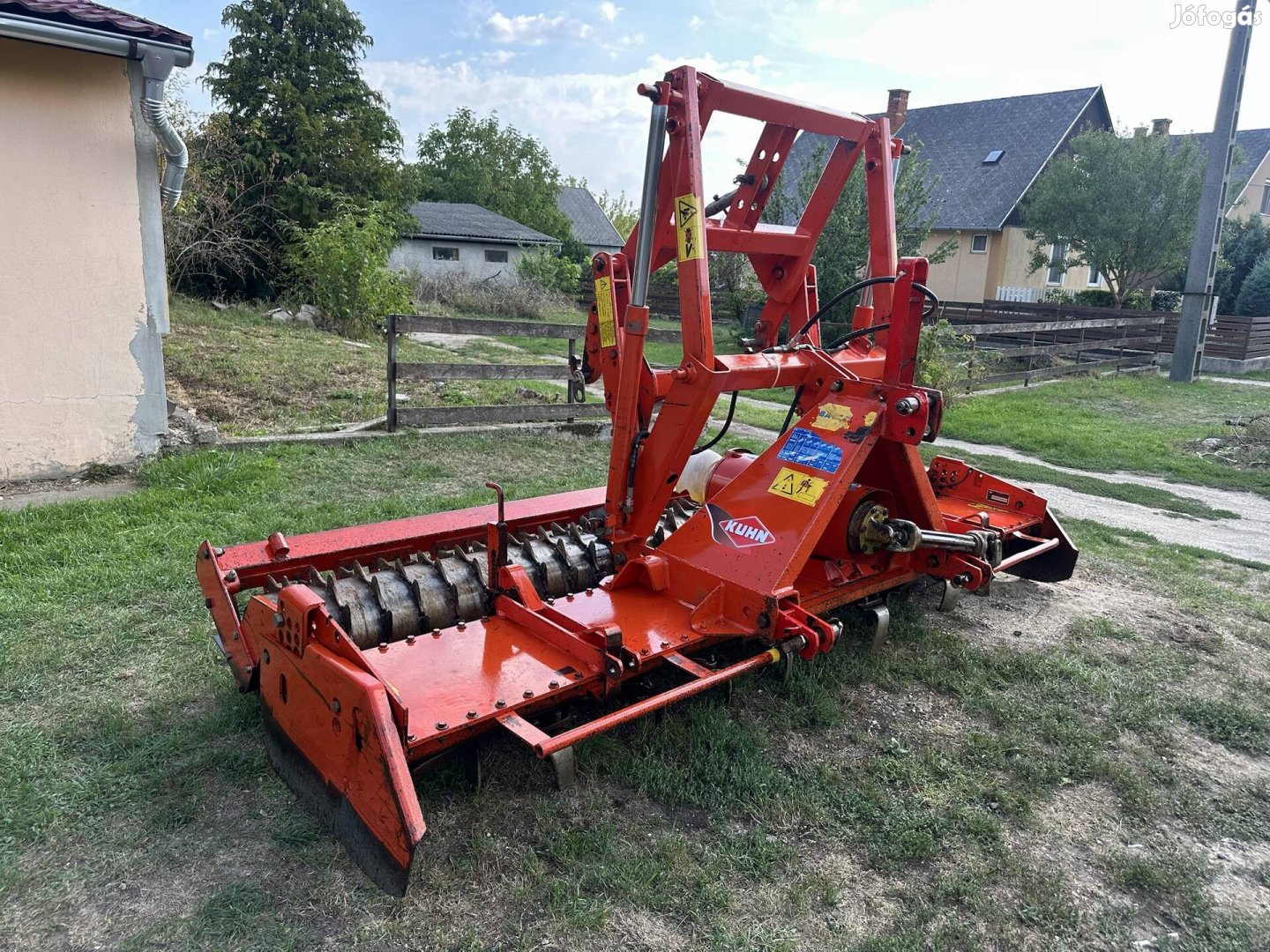 Kuhn HRB 302 D forgóborona + vetőgép konzol
