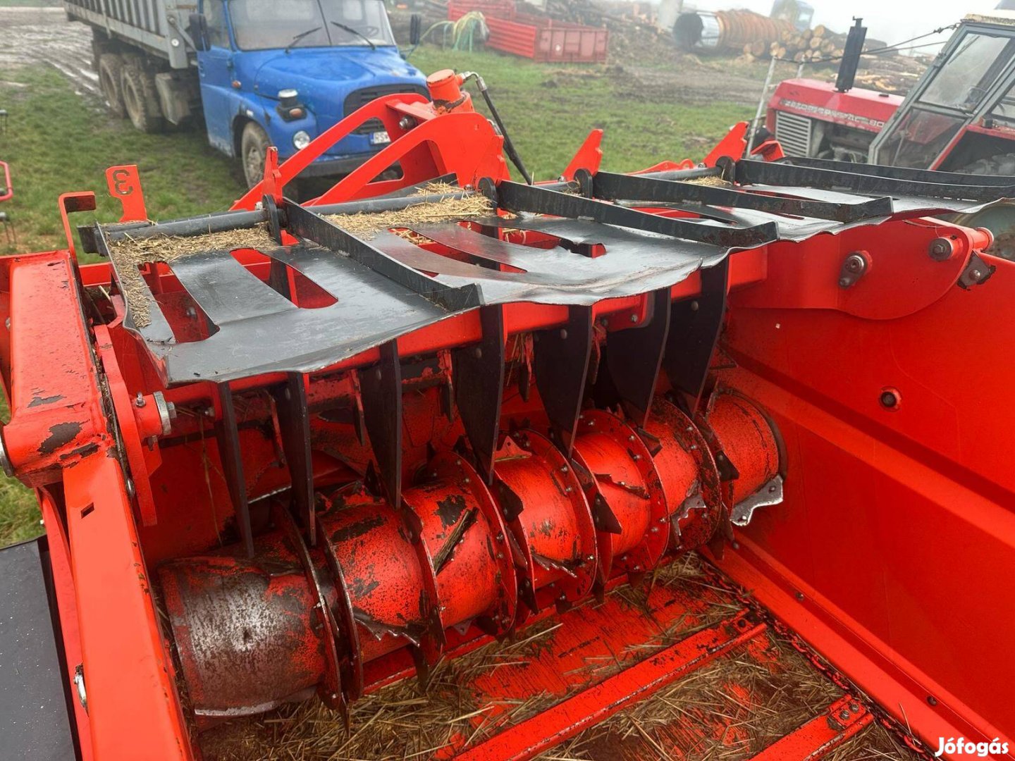 Kuhn Primor PRI4260 bálaaprító