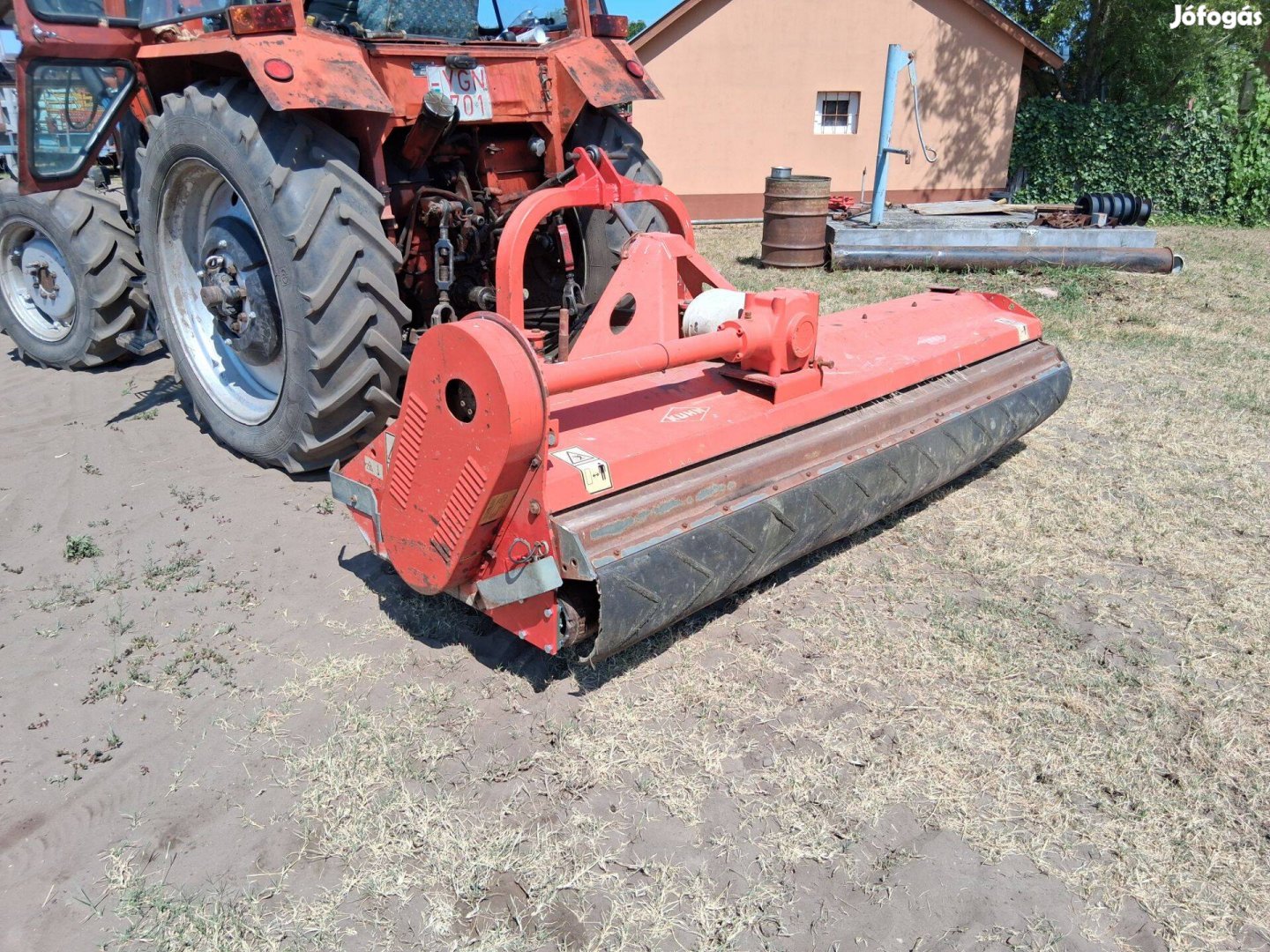 Kuhn WMU 265 kalapácsos zúzó mulcsozó oldalra tolható
