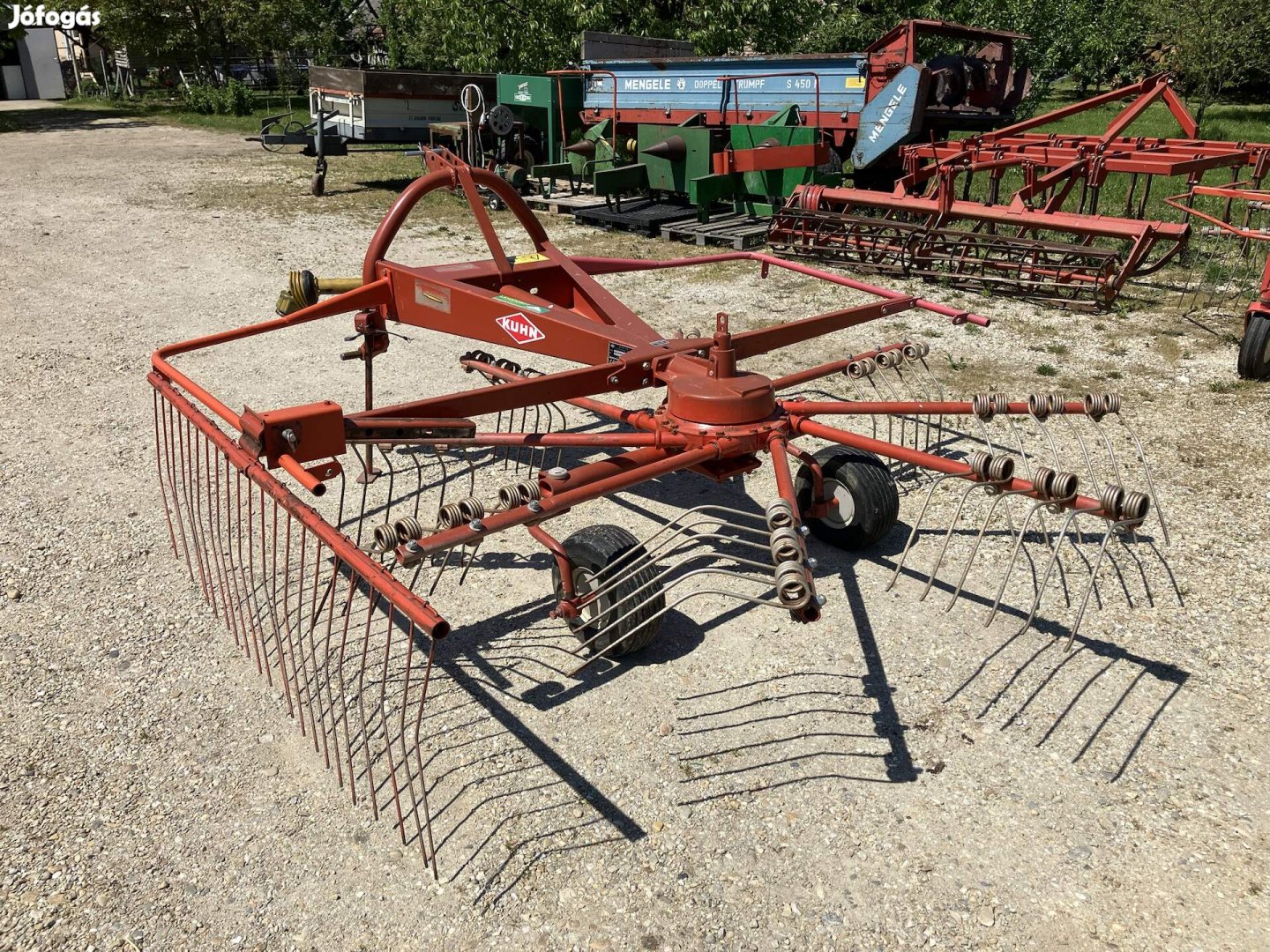 Kuhn rendsodró rendkezelő megkímélt