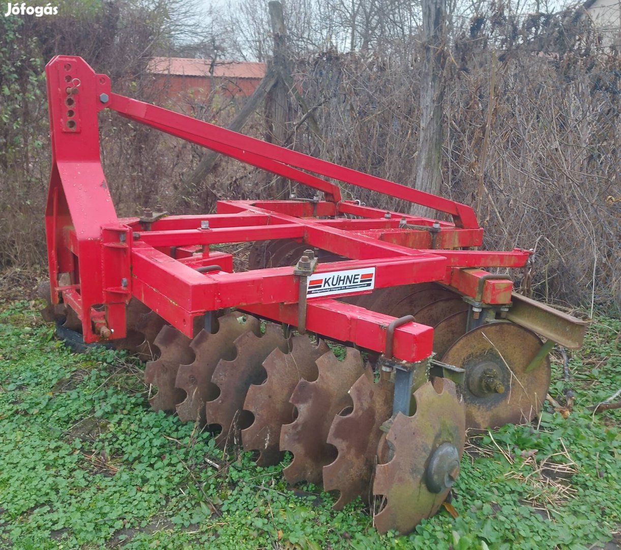 Kühne függesztett V- tárcsa  3 méteres 