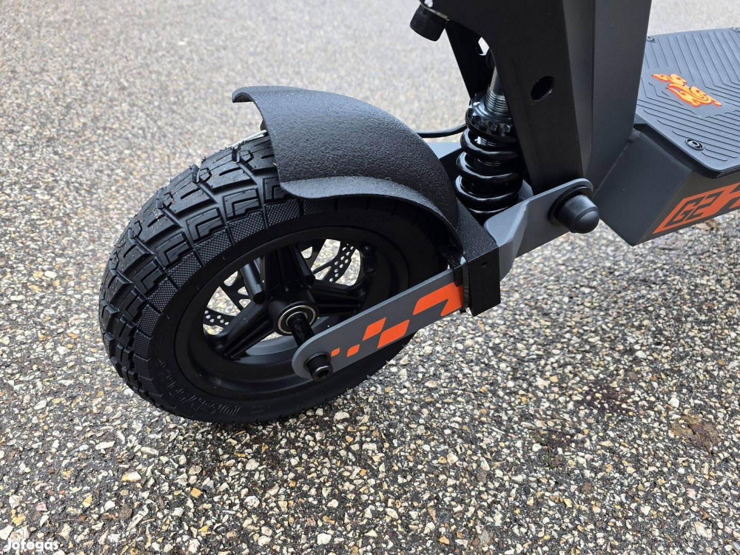 Kukirin G2 első sárvédő, masszív, egyedi tervezés!