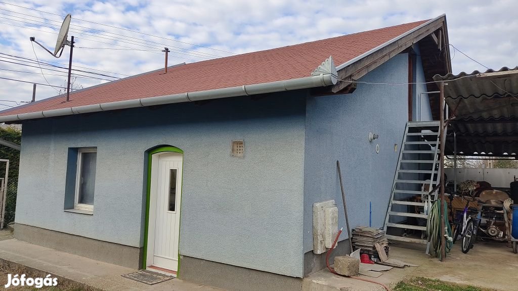 Kulcs, Rákóczi utca, 130 m2-es, családi ház, 4+1 félszobás, átlagos