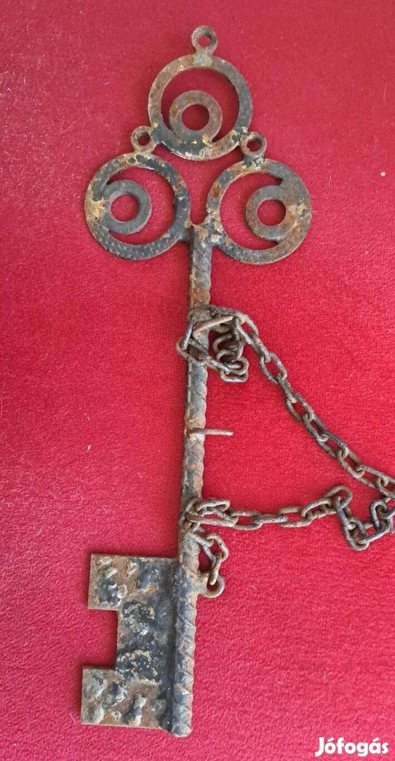 Kulcs alakú falifogas 3 akasztóval