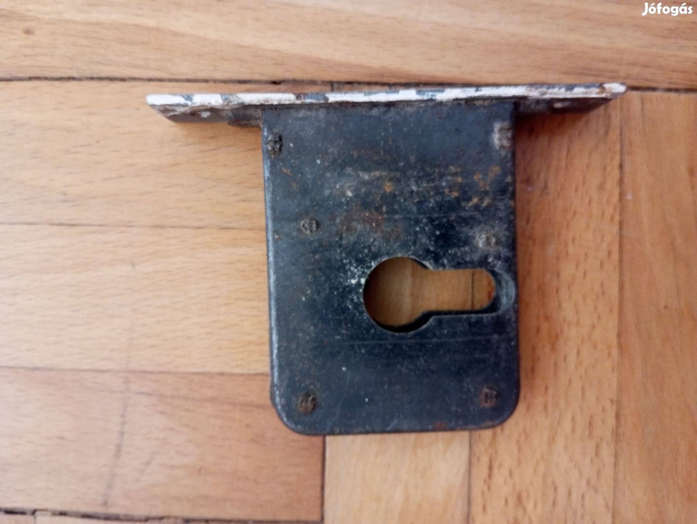 Kulcsos bevésőzár 7