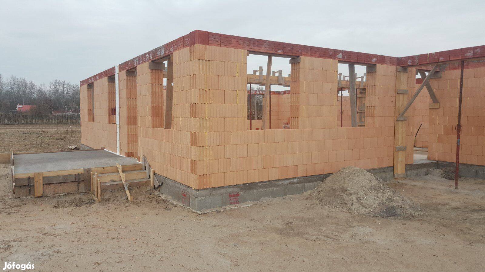 Kulcsrakész házak építése, építőipari munkák A-tól, Z-ig