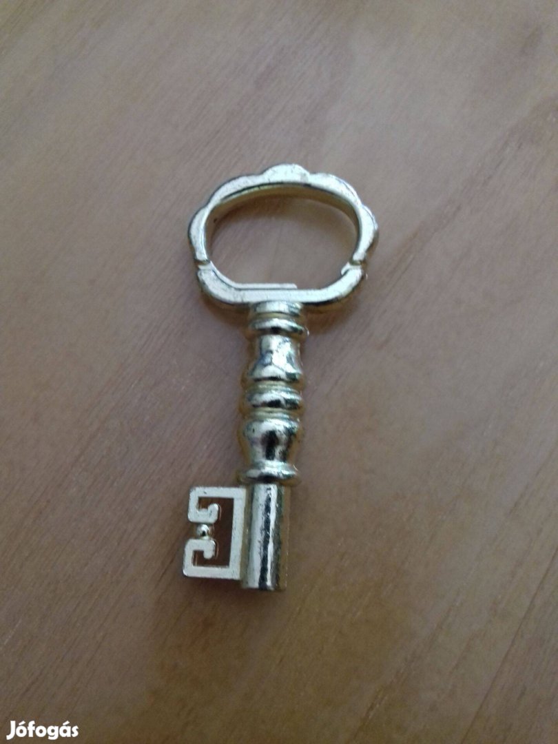 Kulcstartó, kulcs alakú