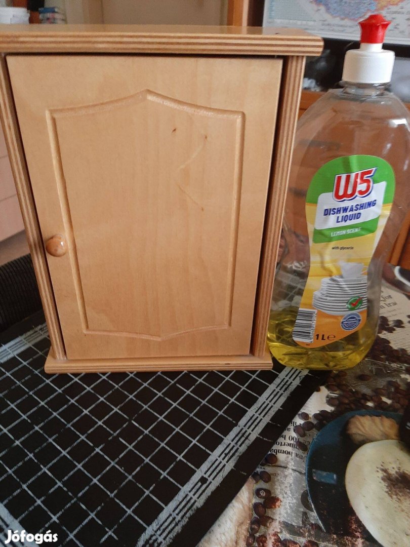 Kulcstartó doboz kis szekrény