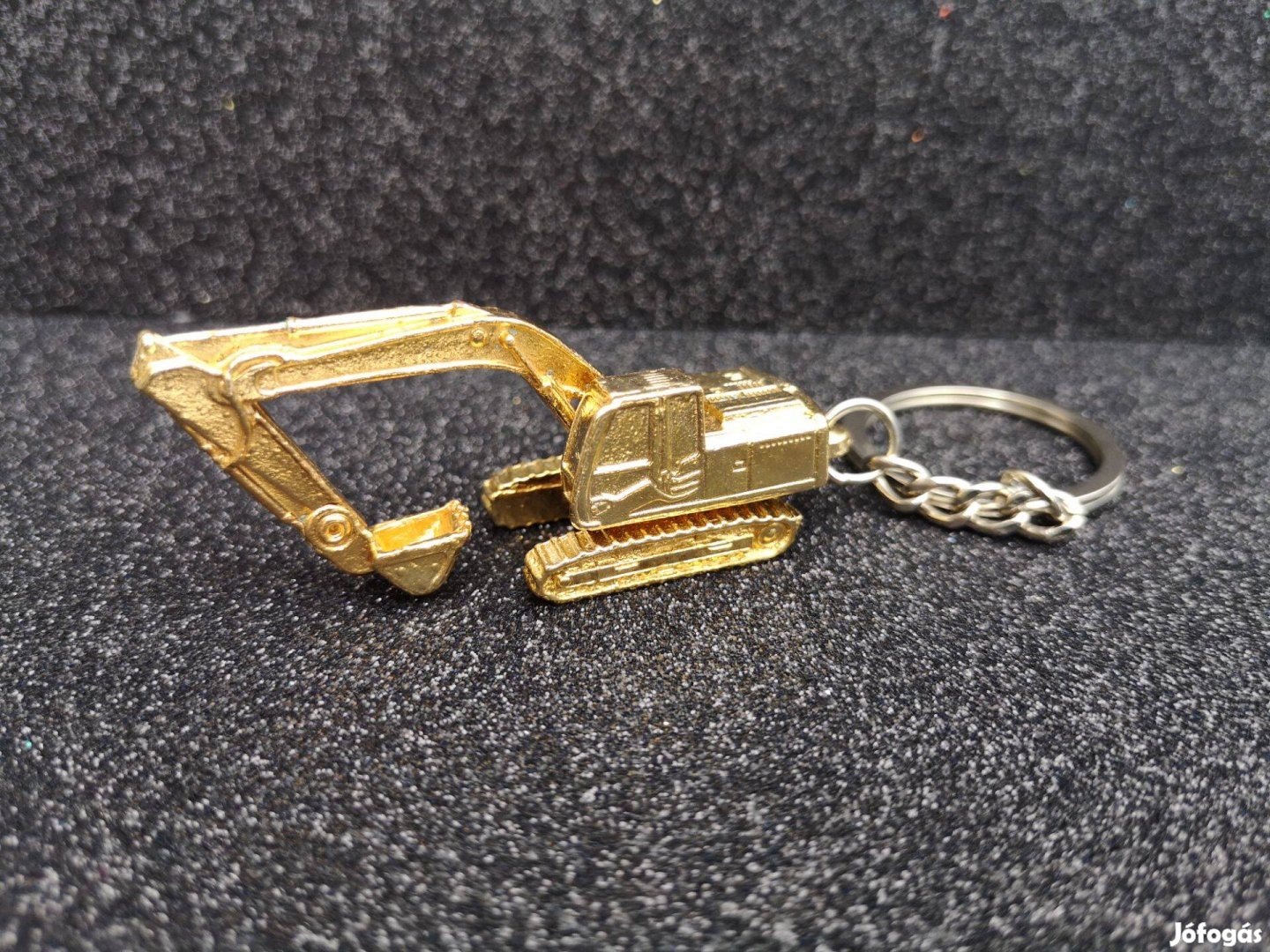 Kulcstartó excavator/kotró arany színben (fém)