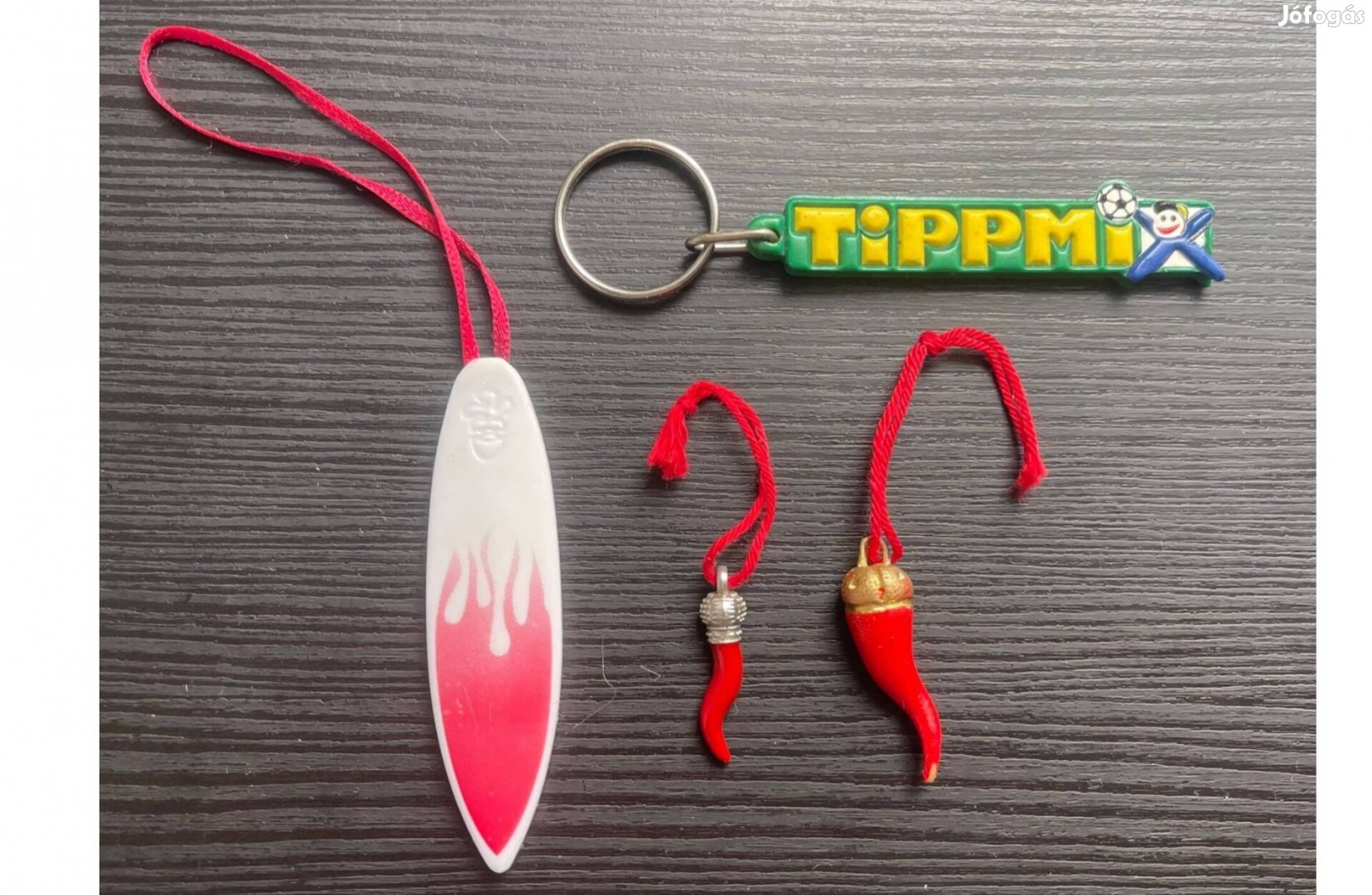 Kulcstartók: Tippmix, paprika, szörfdeszka