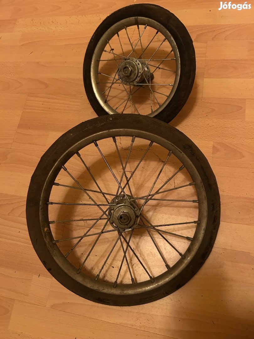 Küllős kerekek, tömör gumival, csapággyal