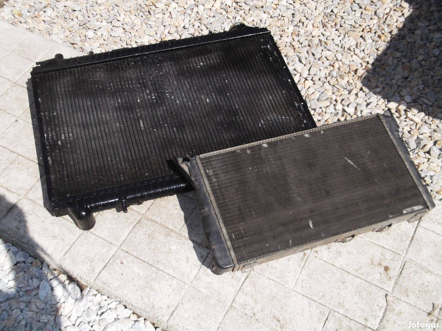 Külömbző gépkocsiba való víz hütők eladó!