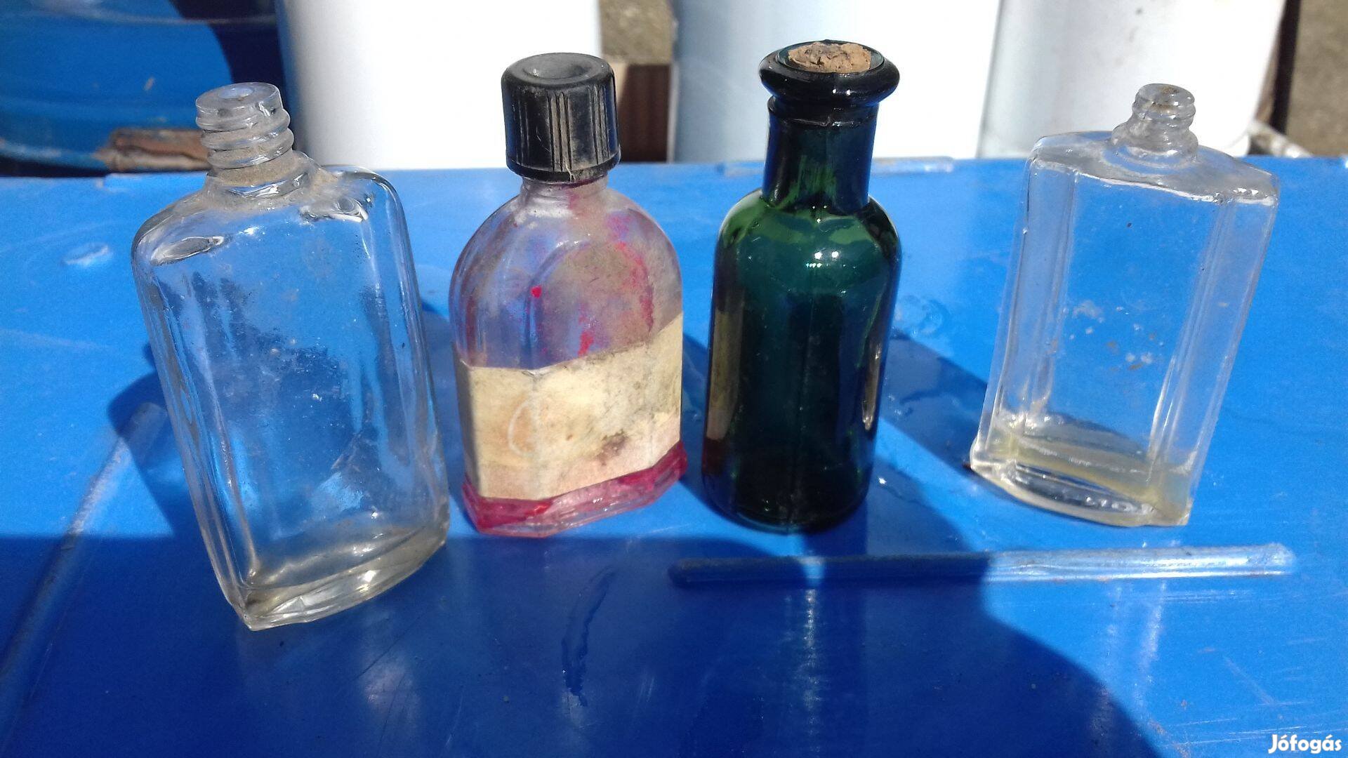Különböző antik mini üveg gyógyszeres, kölnis egybe az 5 db