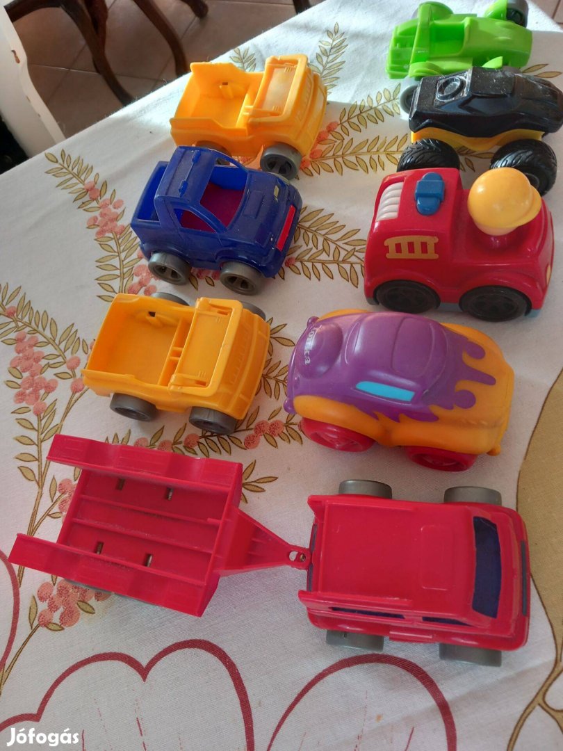 Különböző müa kisautó 1-3 éves korig 4 dbcsomag