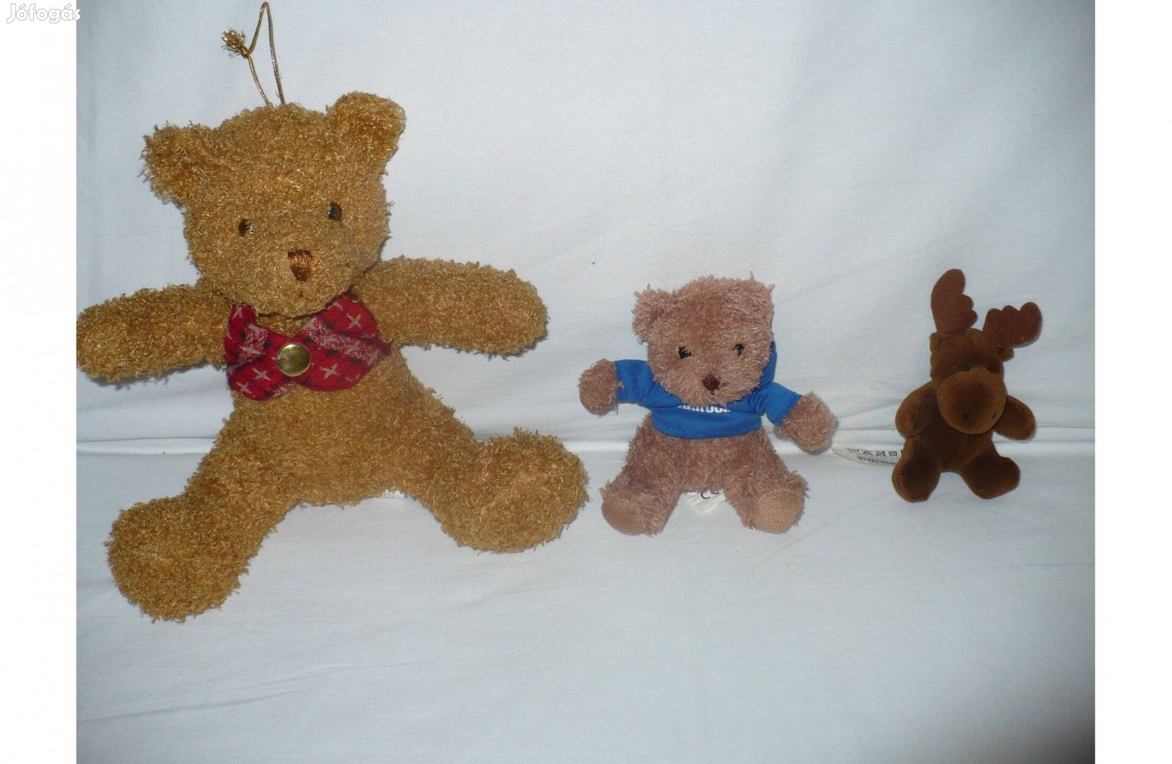 Különböző plüss játékok