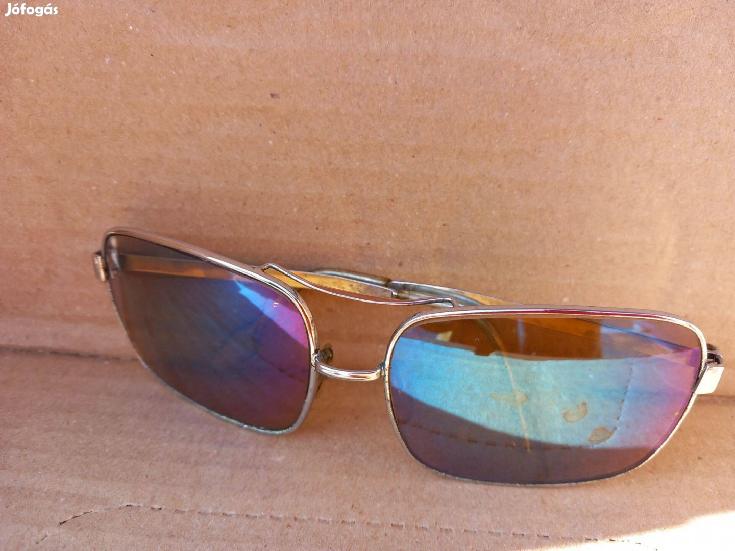 Különböző régi retro férfi foncsorozott napszemüveg