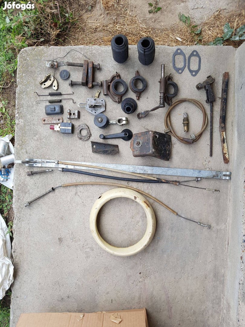 Különböző típusú többnyire Trabant alkatrész alkatrészek