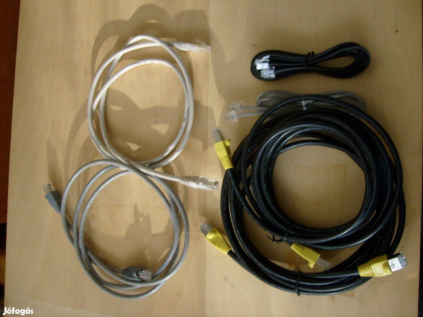 Különféle elektronikai kábelek
