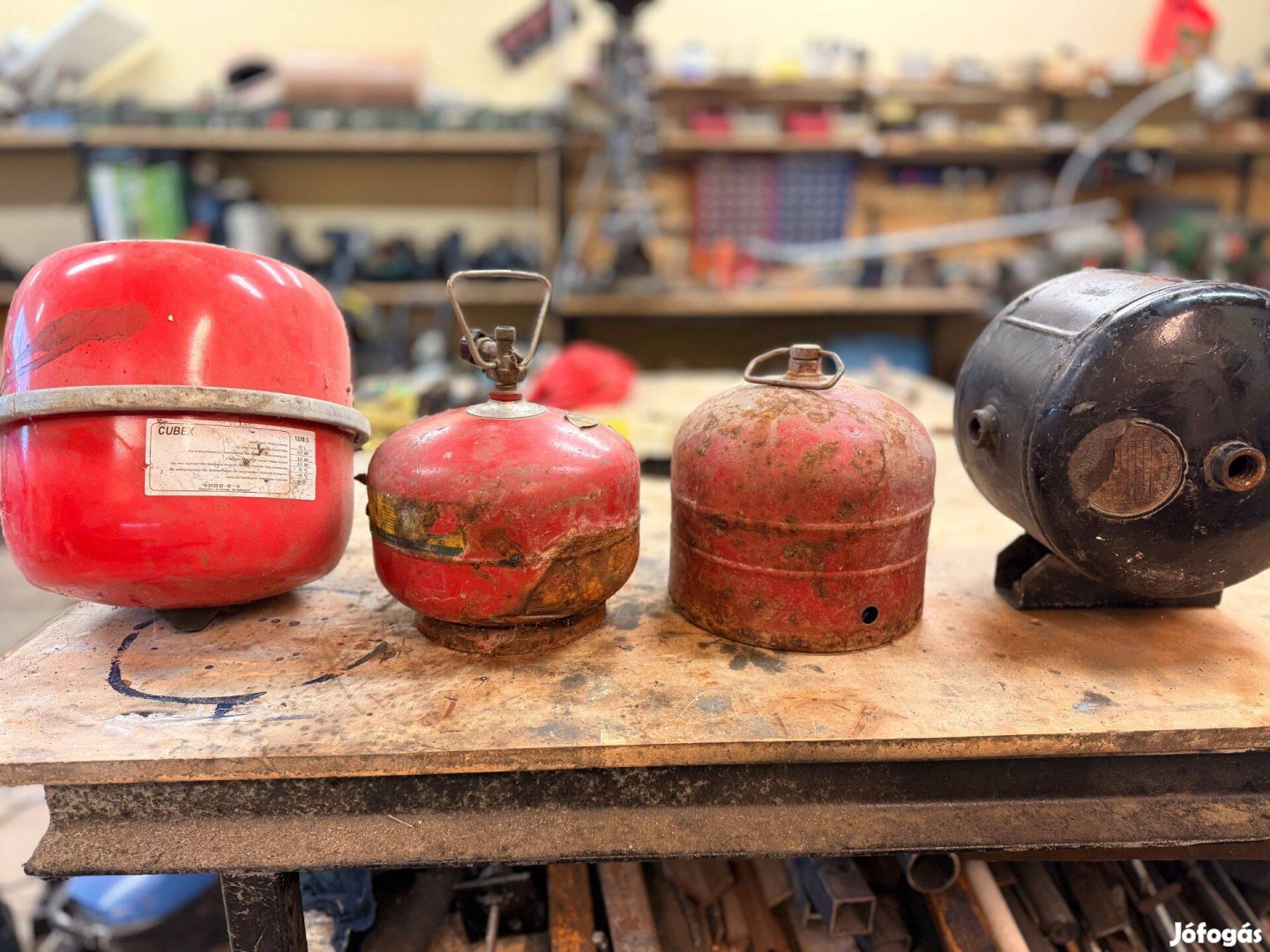 Különféle palackok 4 db eladó!