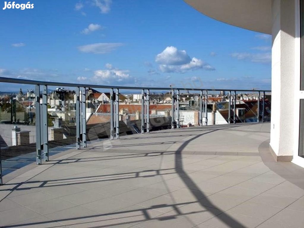 Különleges 125 m2-es 360 PANORÁMÁS PENTHOUSE kiadó!  50 m2-es ERKÉLY!