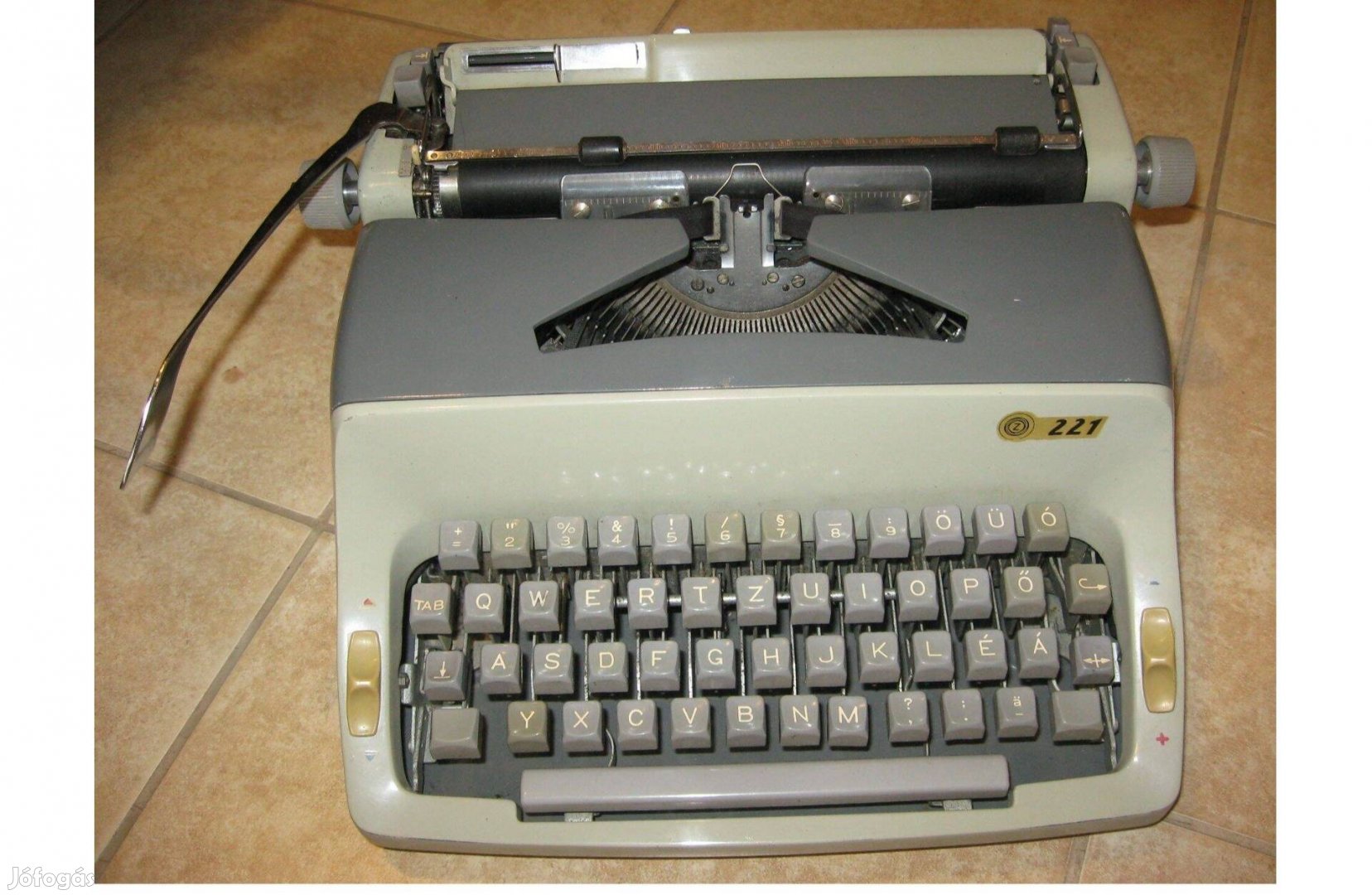 Különleges Csehszlovák Írógép Model 221 Ritkaság Antik Vintage író gép