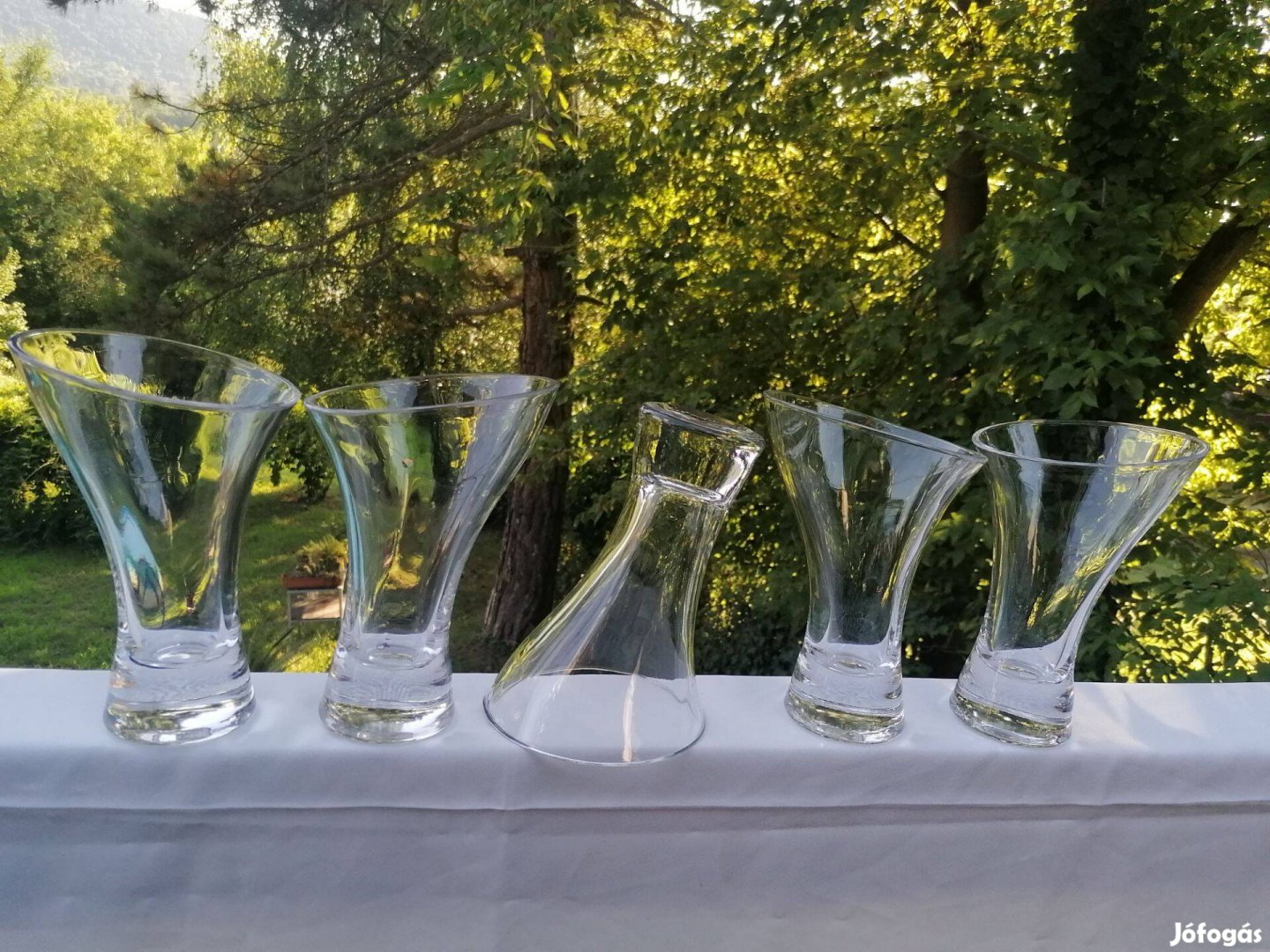 Különleges, formatervezett pohár eladó!