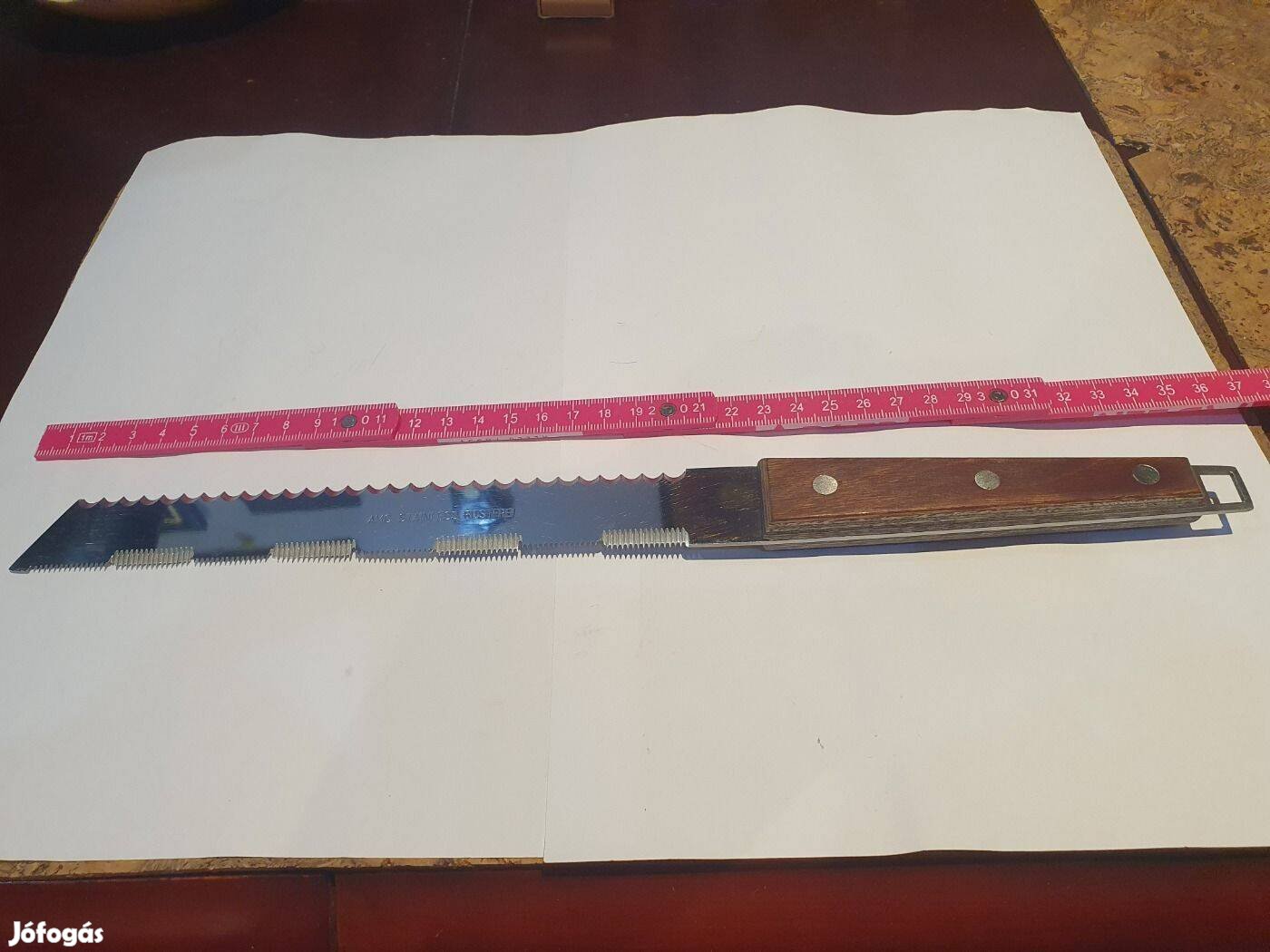 Különleges kés tőr fűrész szabja zombiapokalipszisra