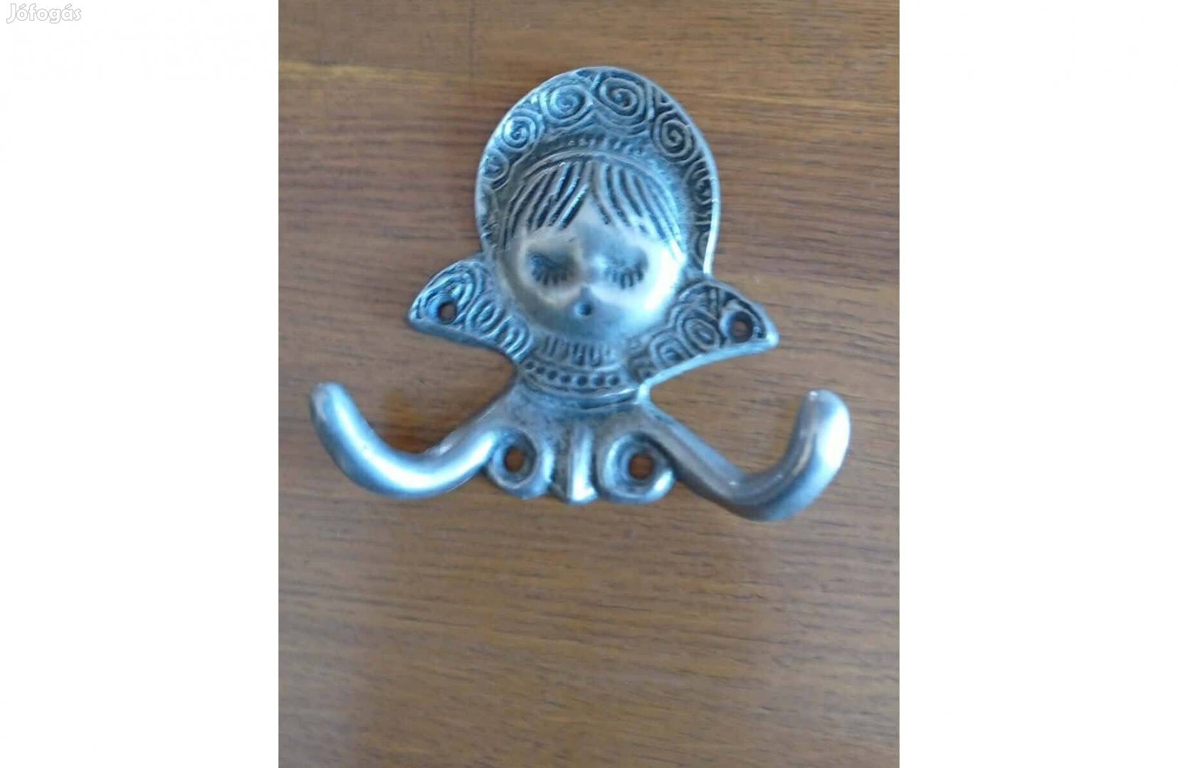 Különleges női fejet ábrázoló akasztó- fogas eladó