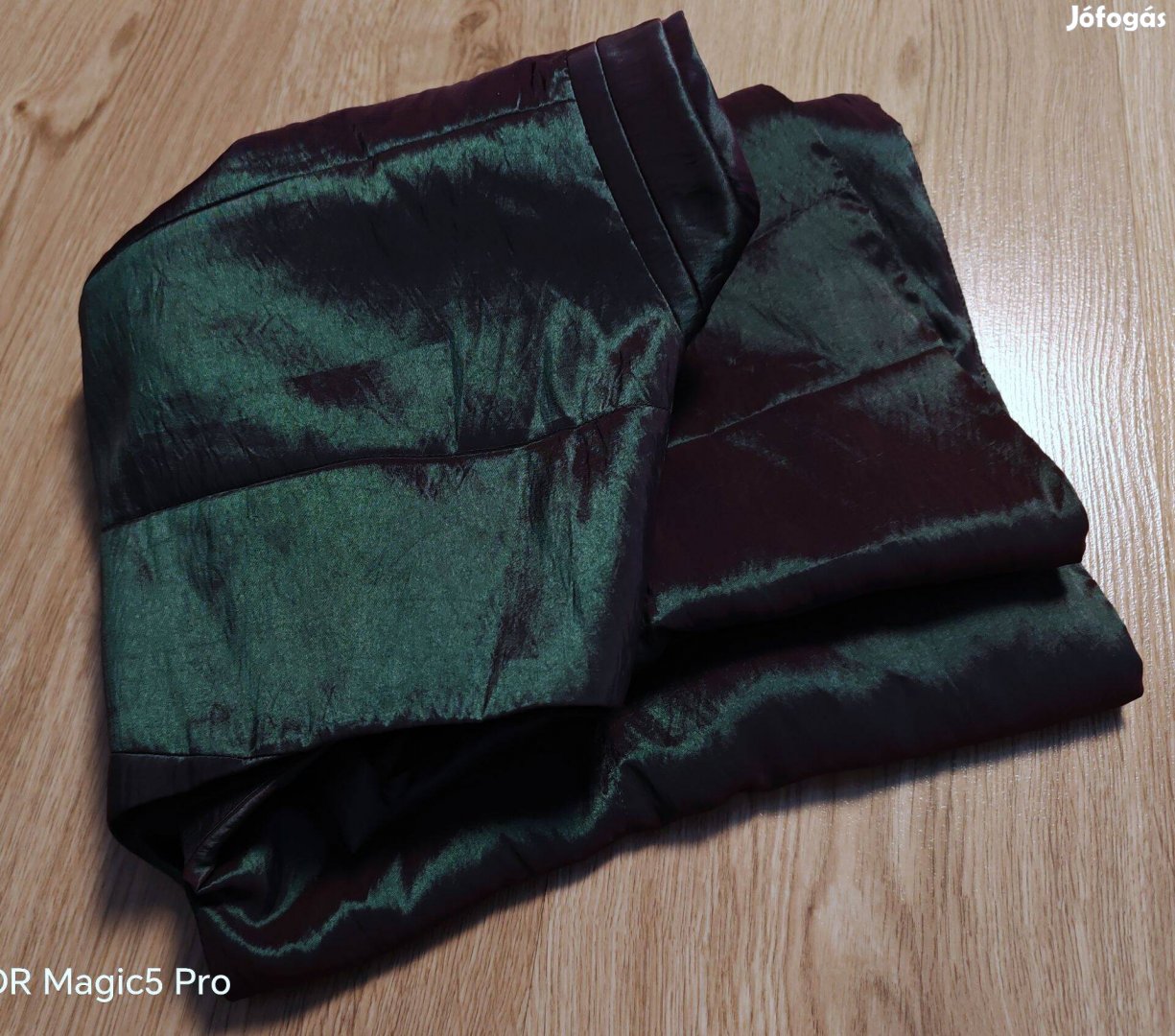 Különleges színű női mellény